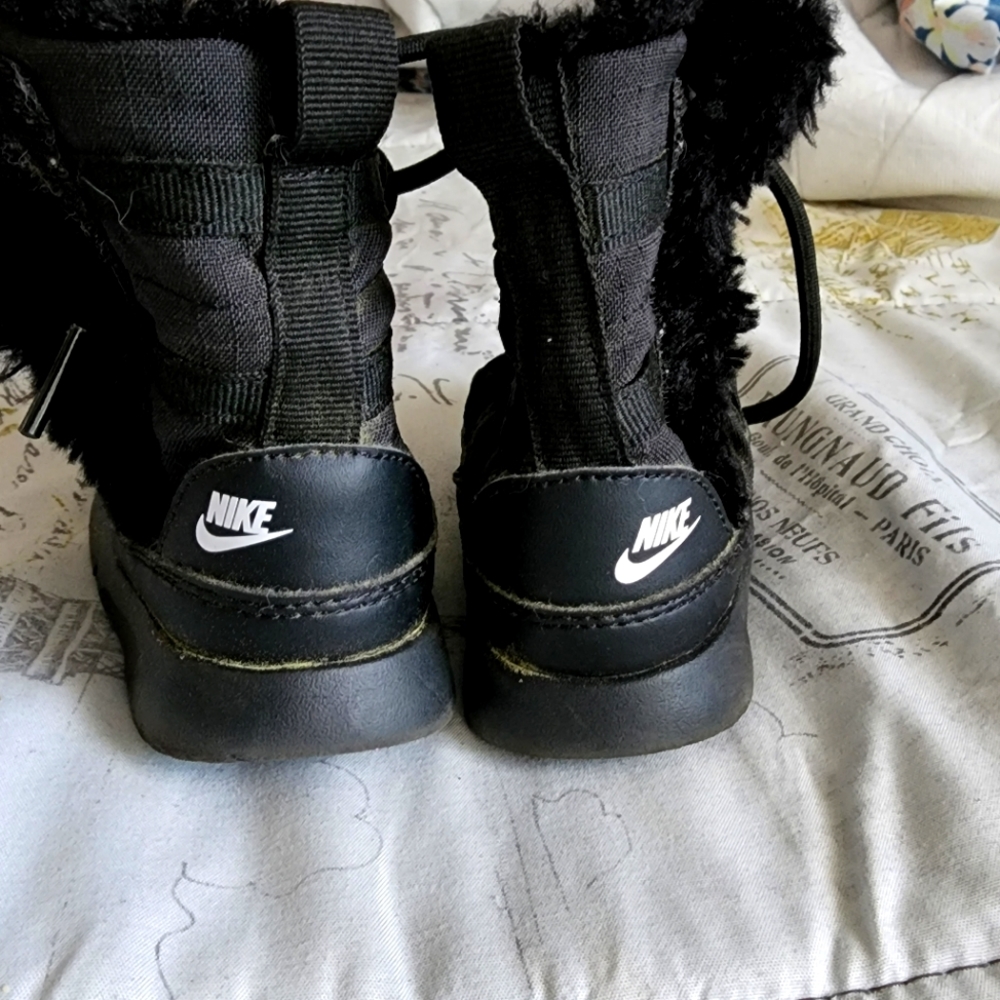 Nike fur boots toddler
